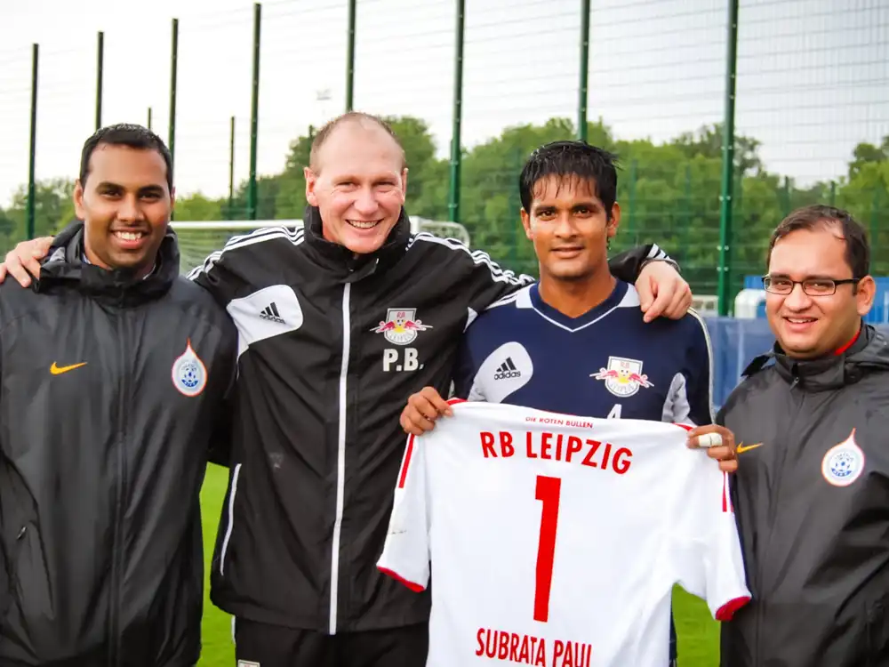 Chris Punnakkattu Daniel at RB Leipzig with India goalkeeper Subrata Paul, Perry Bräutigam and Arunava Chaudhuri